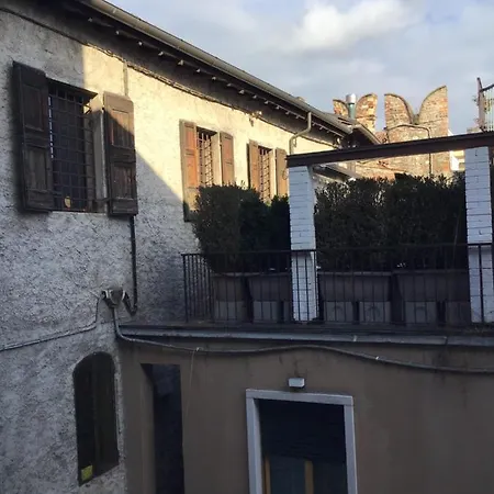 A Due Passi Da Giulietta-casa Montecchi ゲストハウス 3*
