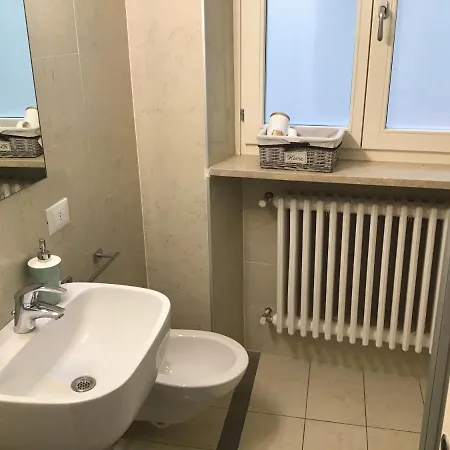 A Due Passi Da Giulietta-casa Montecchi بيت ضيافة فيرونا