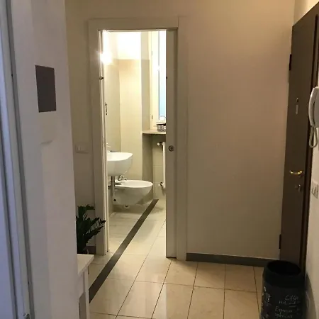 招待所 A Due Passi Da Giulietta-casa Montecchi 维罗纳