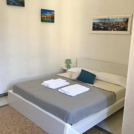 招待所 A Due Passi Da Giulietta-casa Montecchi 3*