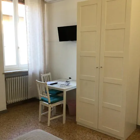 A Due Passi Da Giulietta-casa Montecchi ゲストハウス