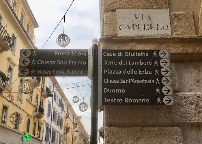 Gasthuis A Due Passi Da Giulietta-casa Montecchi 3*