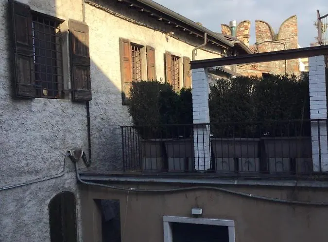 A Due Passi Da Giulietta-casa Montecchi Pensión 3*