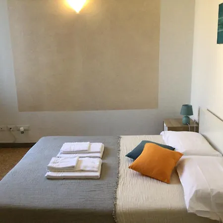 Gasthof A Due Passi Da Giulietta-casa Montecchi