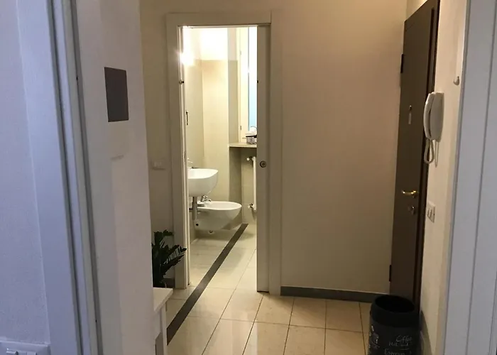 Pensionat A Due Passi Da Giulietta-casa Montecchi Verona