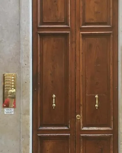 A Due Passi Da Giulietta-casa Montecchi Verona